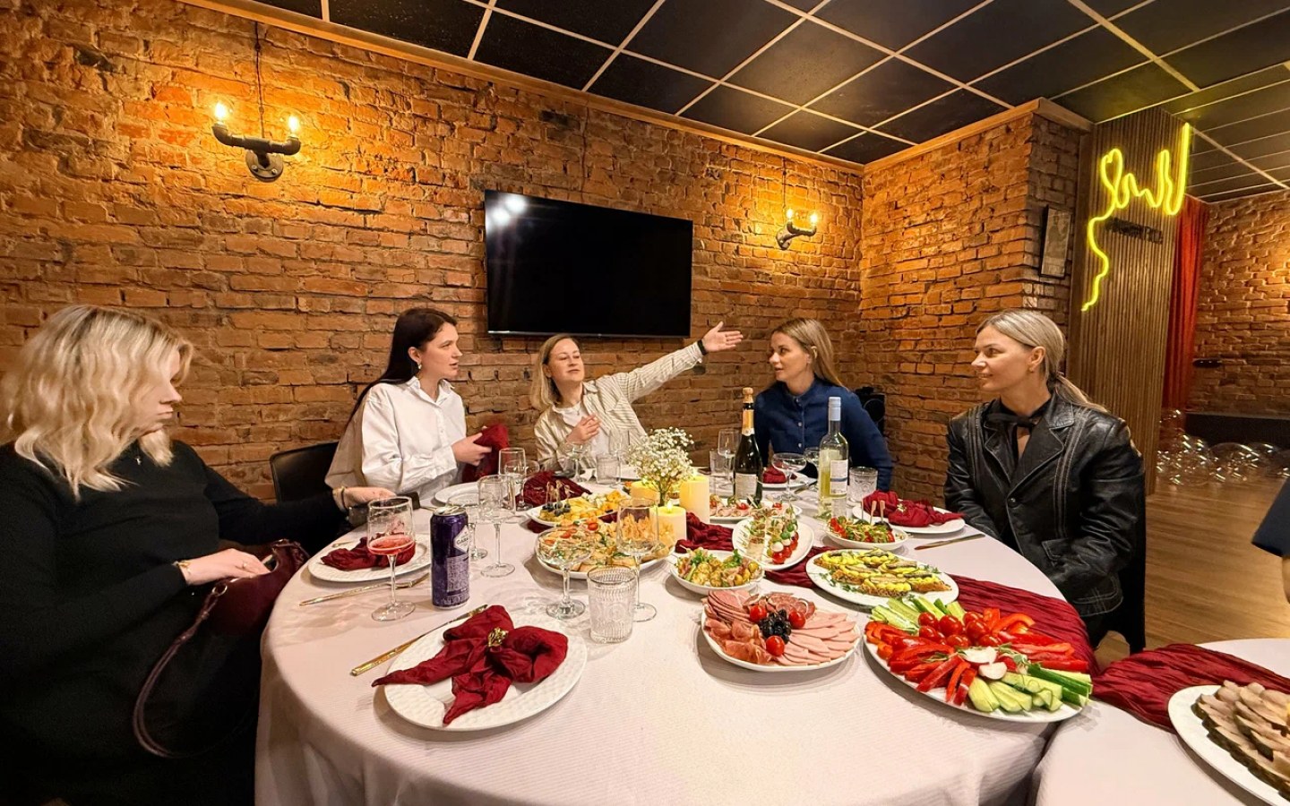 Ивент-пространство для праздников "Dubrovenka Event Room"